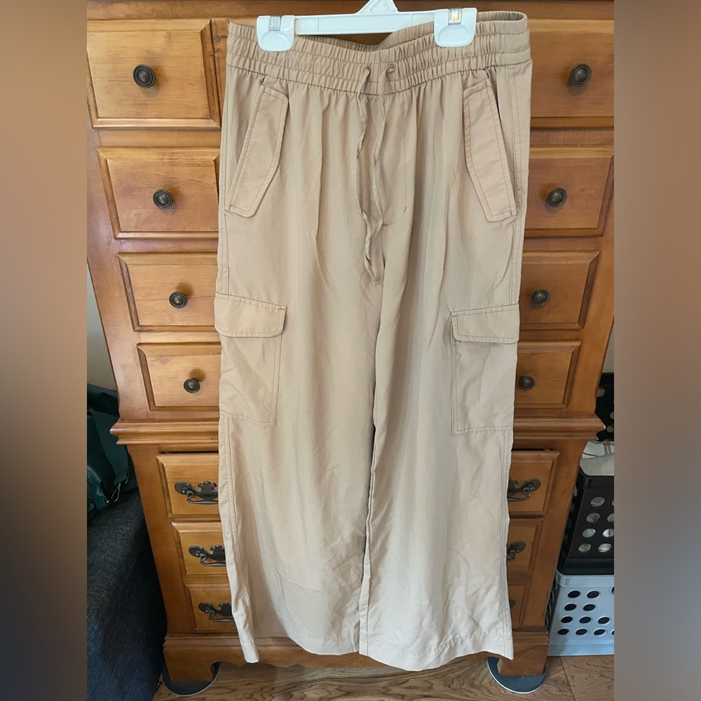 Stretchy cargo pants